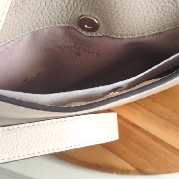 Kate Spade 💥NWT💥 Leather Leila North South Crossbody. NEVER Worn! A+ - Picture 8 of 17